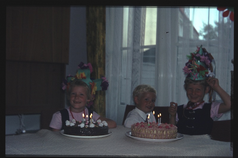 17.Delft aug 1968 Brigitte,Marion,Peter.JPG